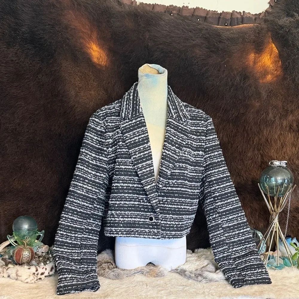 Bagatelle Black and White Striped Blazer XL (3175)